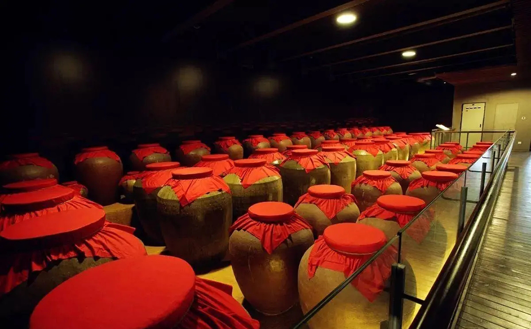 白酒贮存.jpg 白酒贮存.jpg